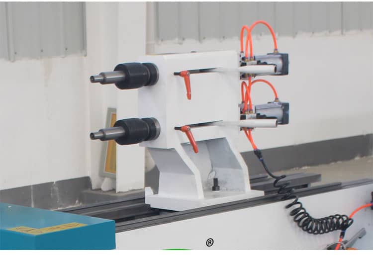 Деревянный токарный станок