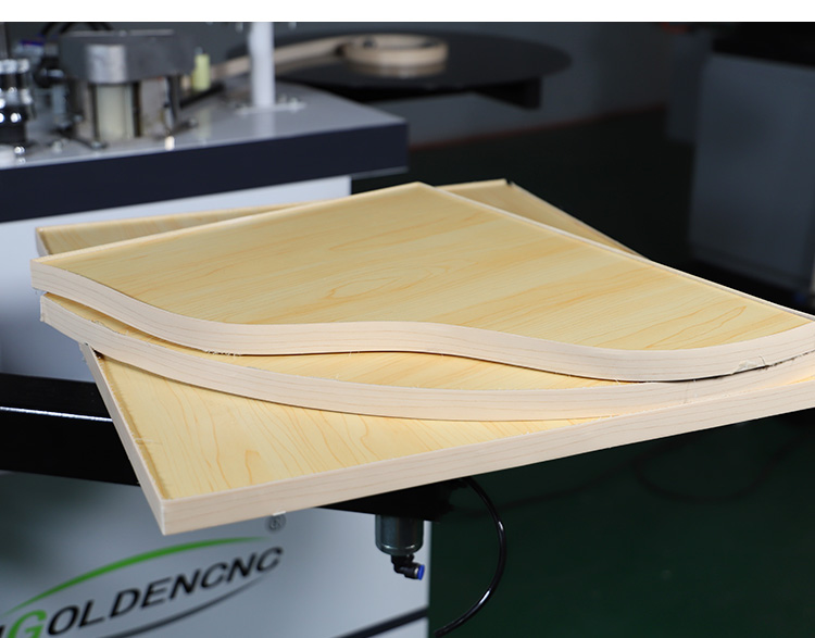 Изогнутая краевая полоса