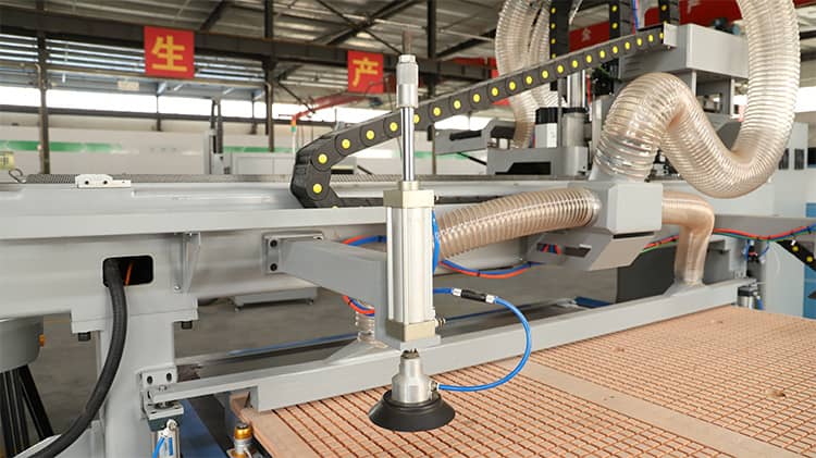 Кухонный шкаф Машины