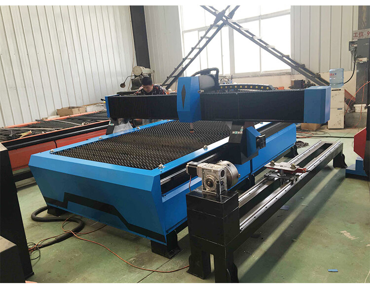 Машина плазменной резки / резки с вращающимся валом