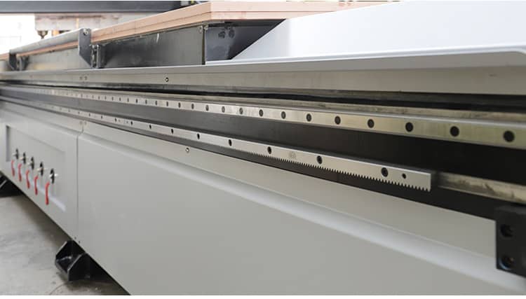 Машина для резки доски MDF
