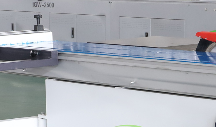 Лучшая скользящая панельная пила