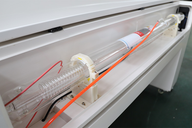 Высококачественная лазерная машина CO2