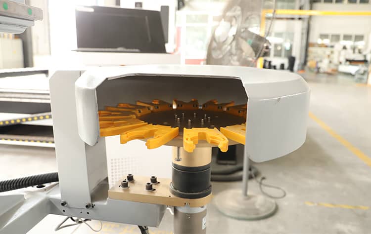 Машина с ЧПУ для шкафов